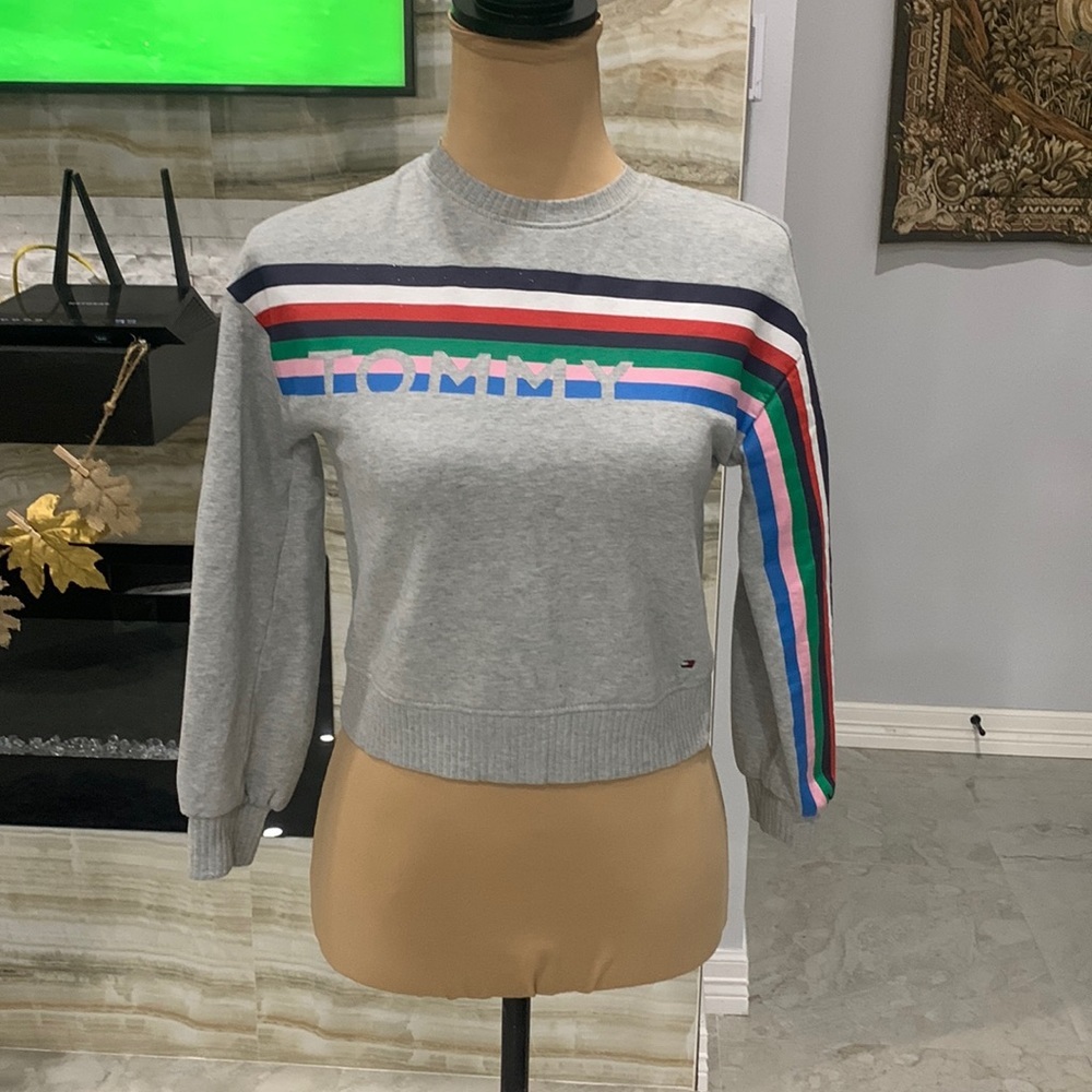 Tommy Hilfiger Gray Rib Trimmed Mid Riff Long Sleeve Sweater. Size 8-10